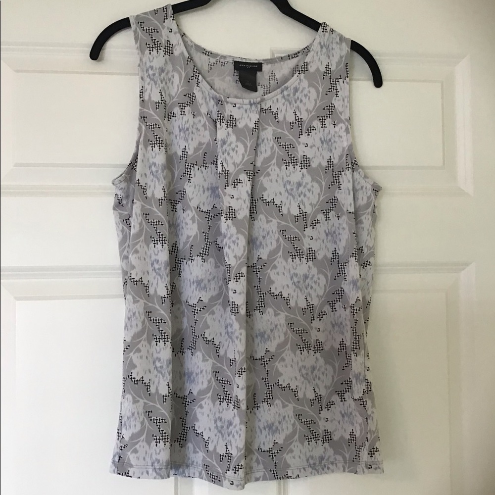 Sleeveless blouse
